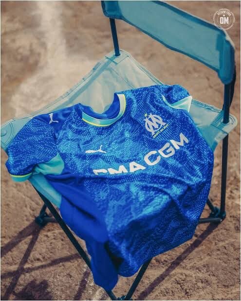 Maillot de football bleu OM