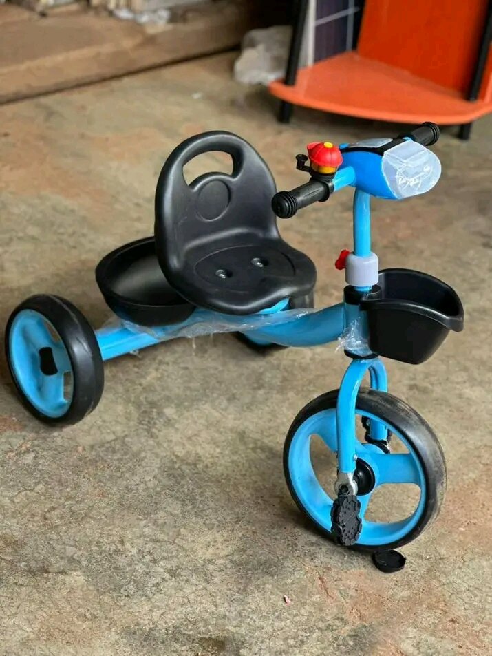 Tricycle enfant bleu