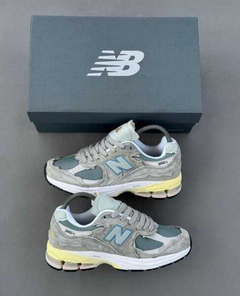 Baskets New Balance 2002R