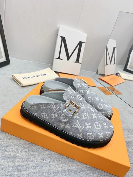 Mules Louis Vuitton en toile grise