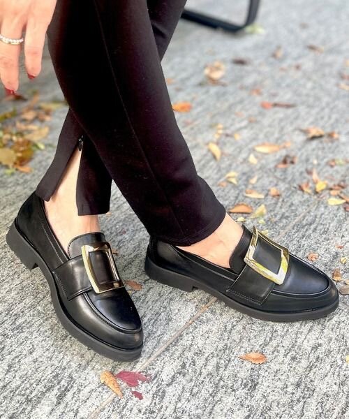 Mocassins en cuir verni noir