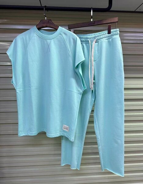 Costume décontracté d'été