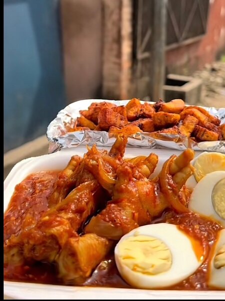 Alloco+oeuf+patte de poulet