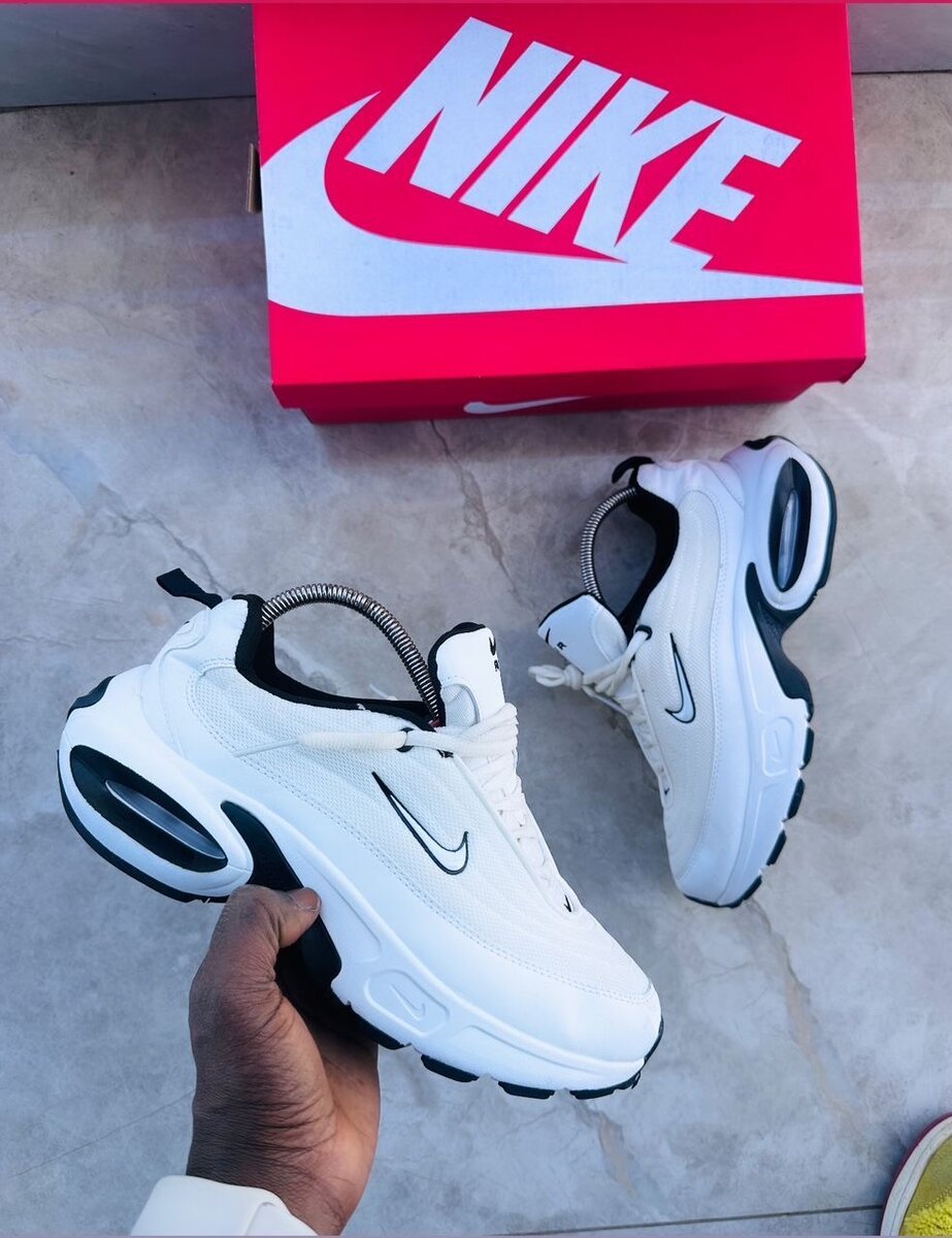 Nike Baskets Blanches Air