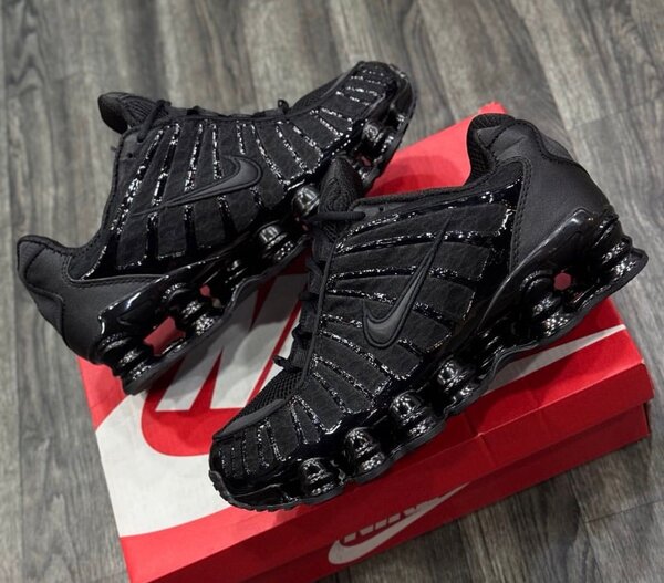 Baskets Nike Shox élégantes