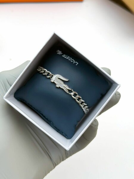 Bracelet en acier élégant