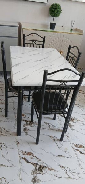 Table à manger moderne 4 places