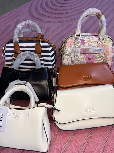 Sacs à main modernes Guess