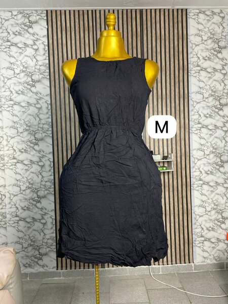 Robe élégante noire pour femme