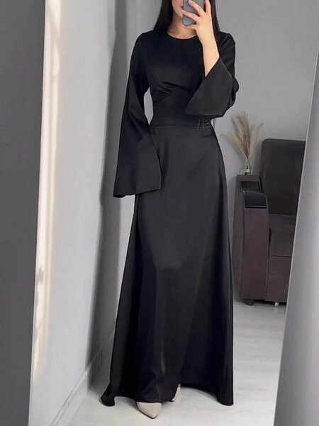 Robe longue noire élégante
