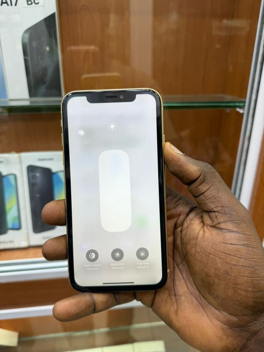 iPhone XR Jaune 64 Go