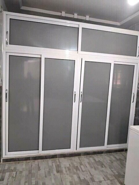 Armoire moderne portes coulissantes