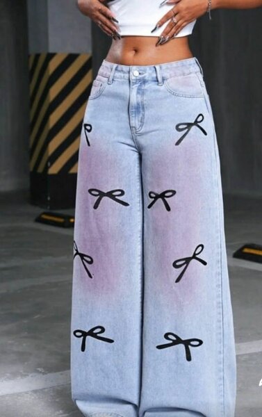 Jean large à motifs noeuds