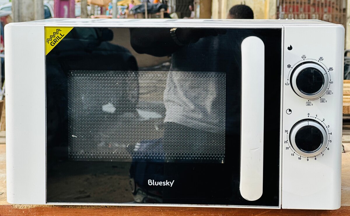 Micro-ondes grille multifonction