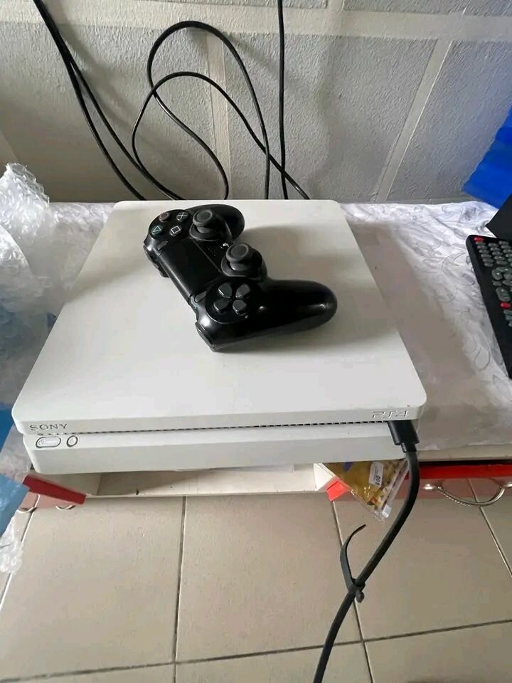 Console PS4 blanche Sony