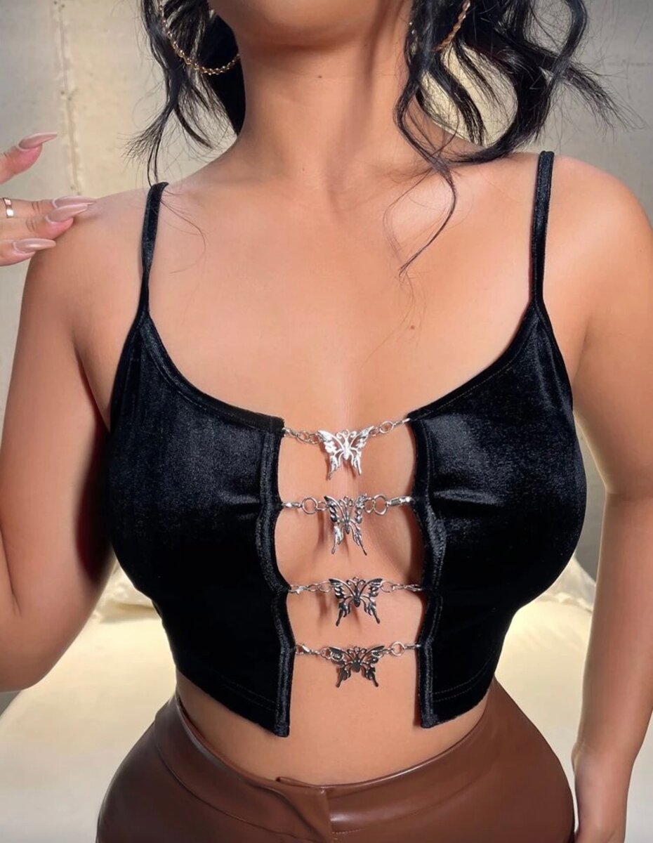 Top noir en velours chic