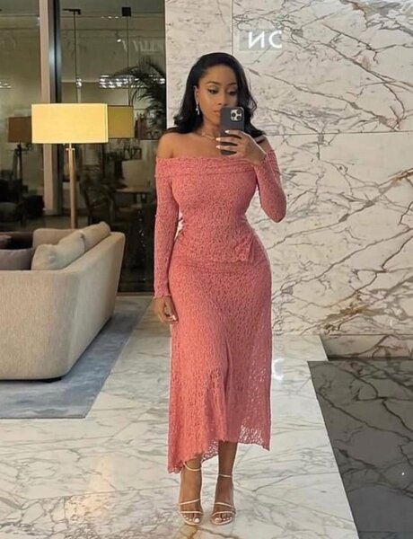 Robe élégante en dentelle