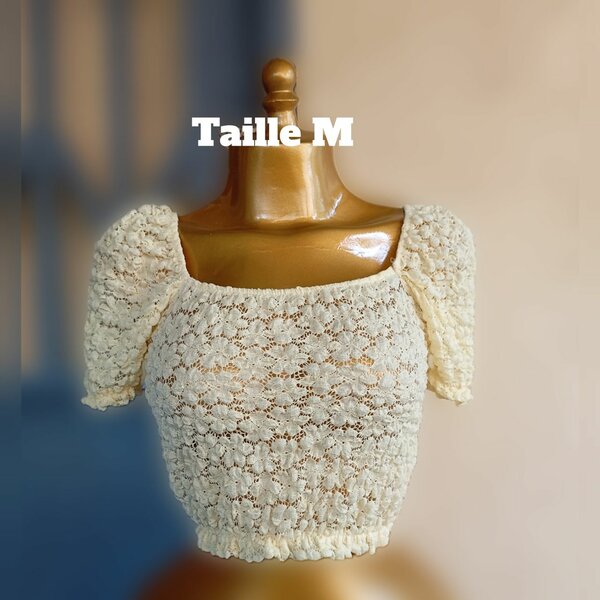 Top en dentelle élégant