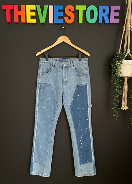 Jeans homme bleu clair déchiré et brodé