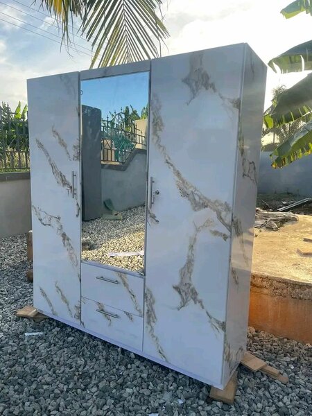 Armoire Moderne avec Miroir
