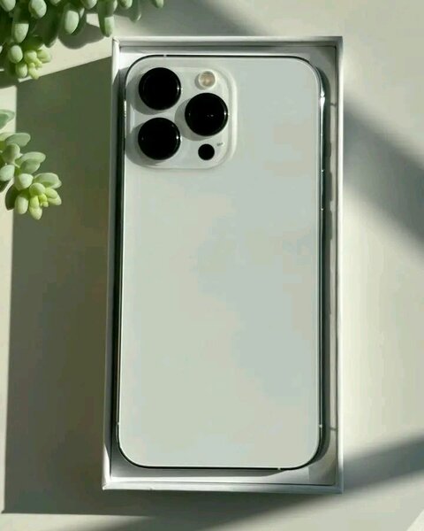 Smartphone moderne blanc