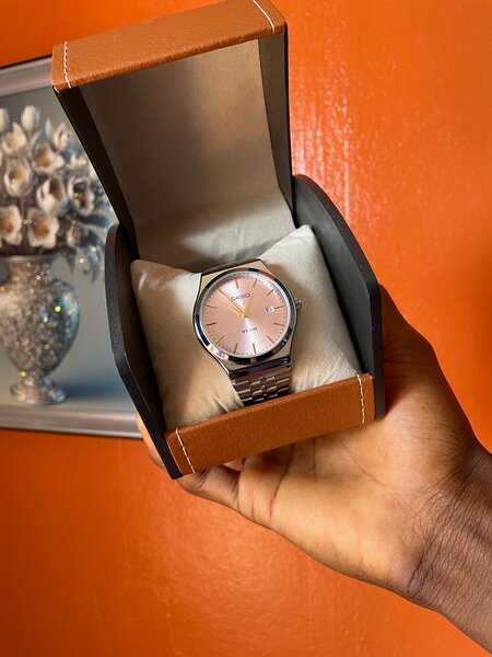 Casio argenté cadran rose