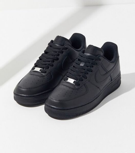 Sneakers noires classiques