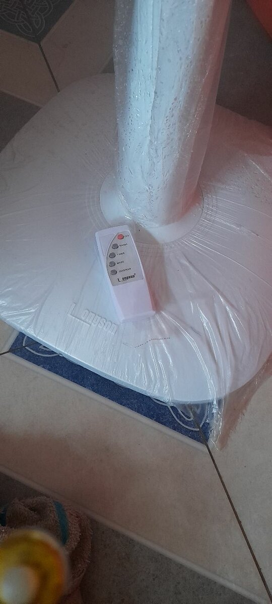 Ventilateur sur pied télécommandé