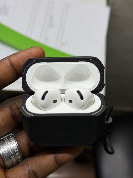 Airpods 4 réduction de bruit