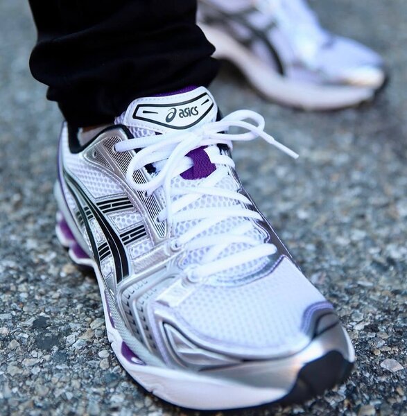 Chaussures de course Asics