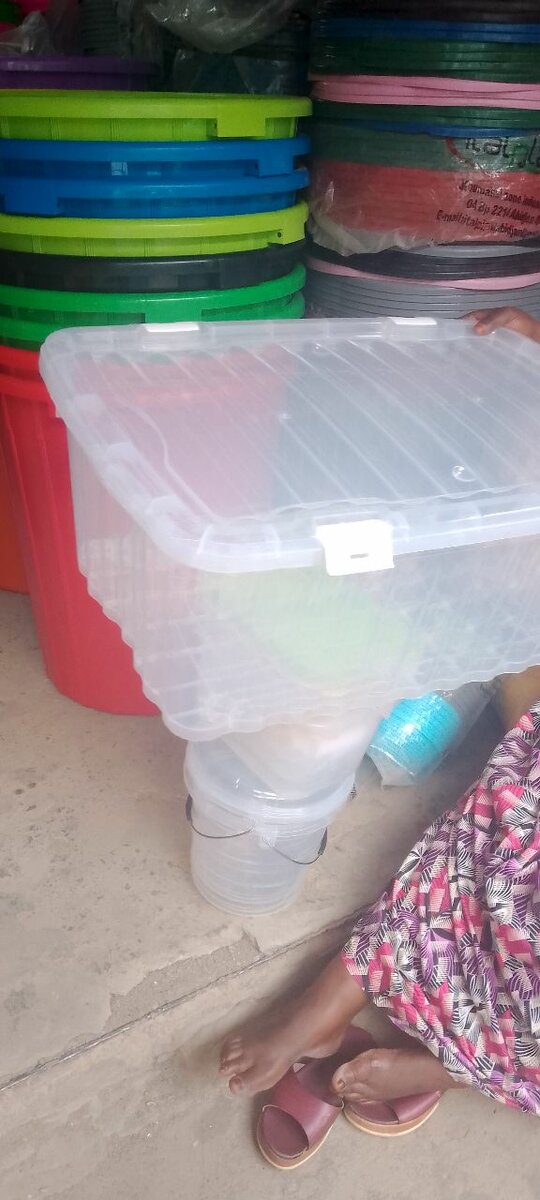 Boîte de rangement transparente