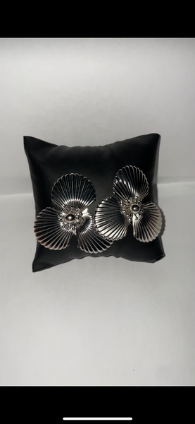 Boucles d'oreilles florales métalliques