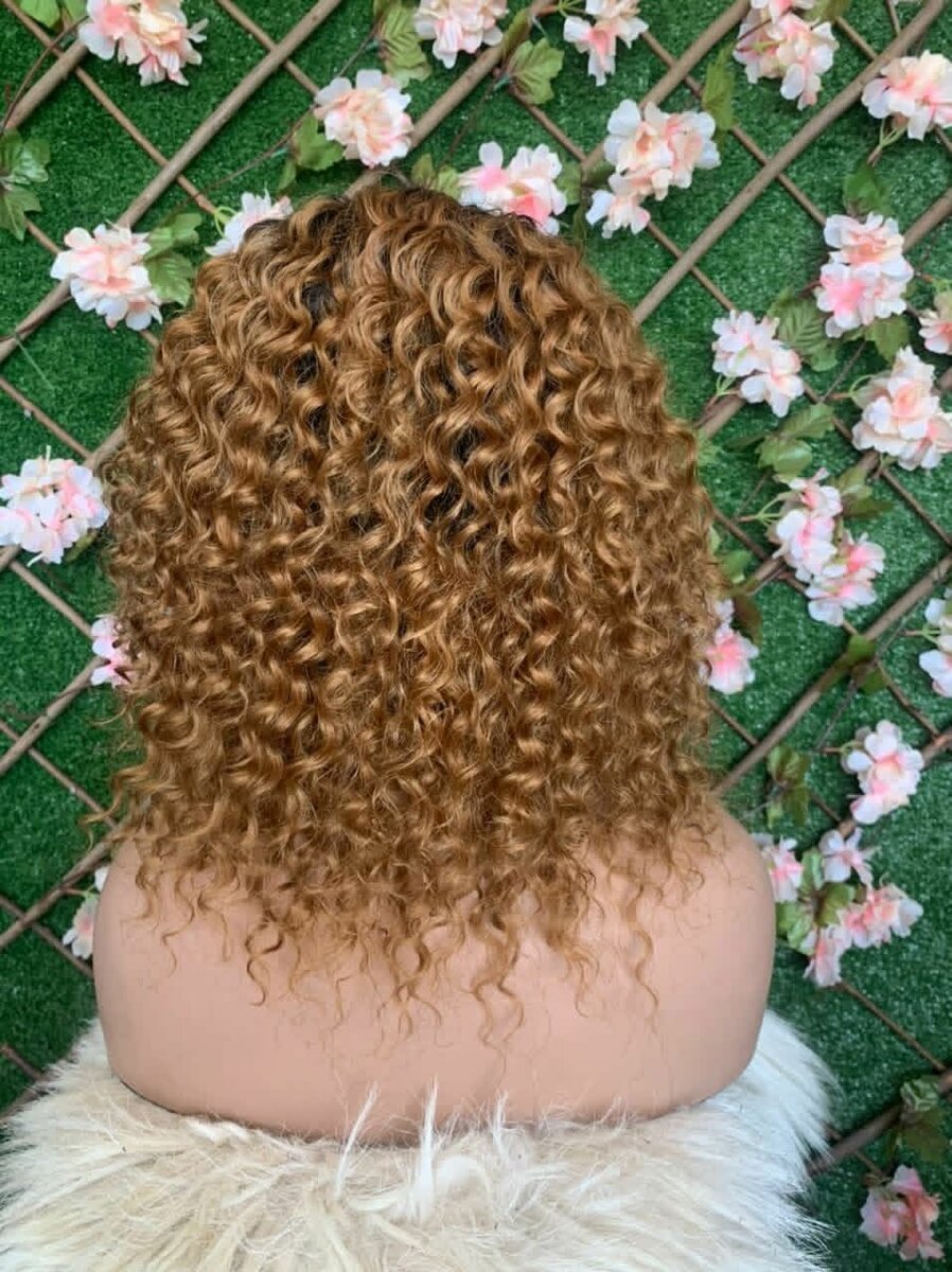 Perruque Bouclée Cuivrée