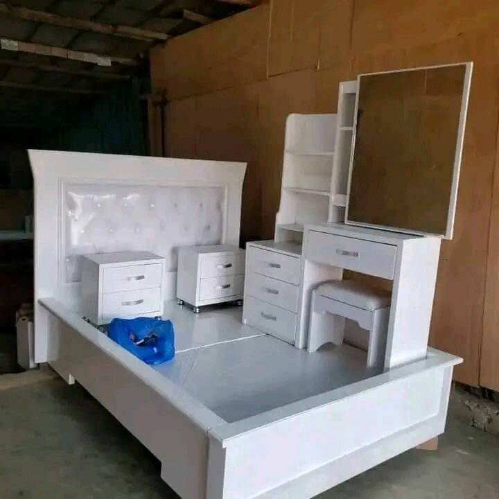 Lit Somptueux avec Commode