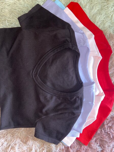 Lot de 4 T-shirts basiques