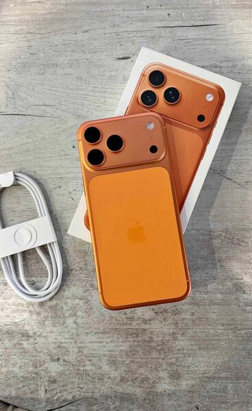 iPhone 17Pro Max Orange