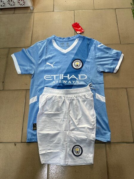 Tenue de football pour homme