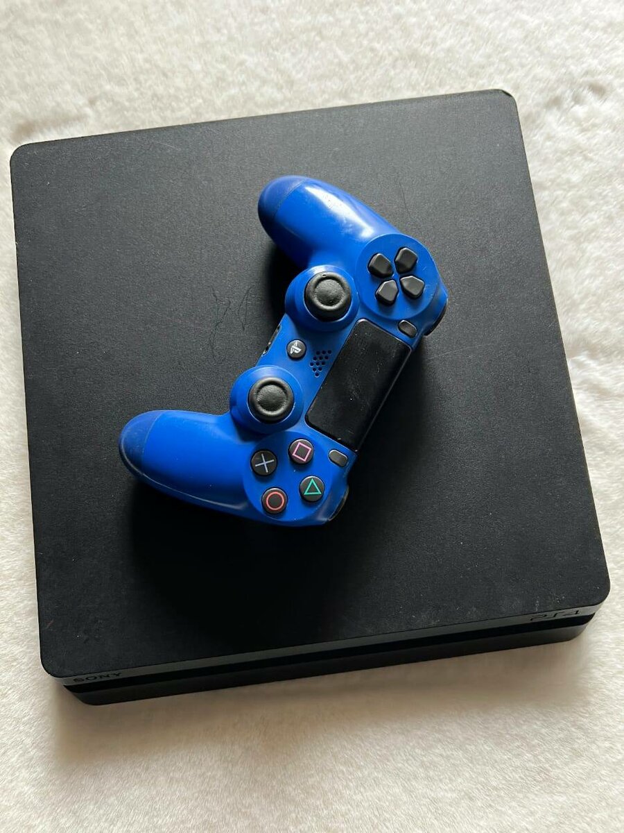 Ps4 slim importé + jeux