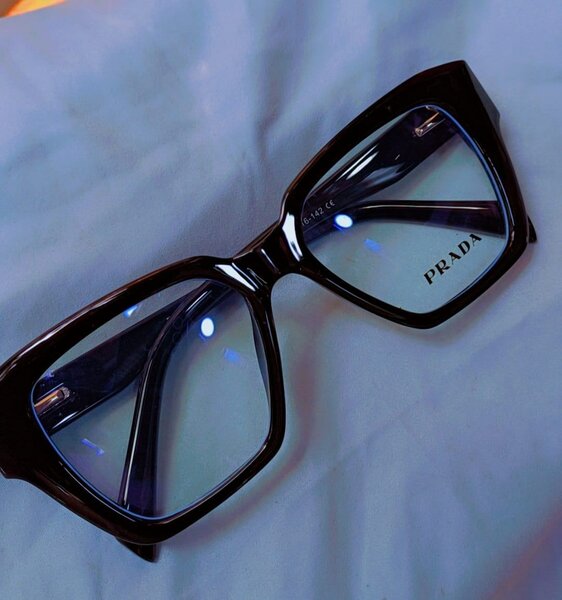 Lunettes Prada élégantes