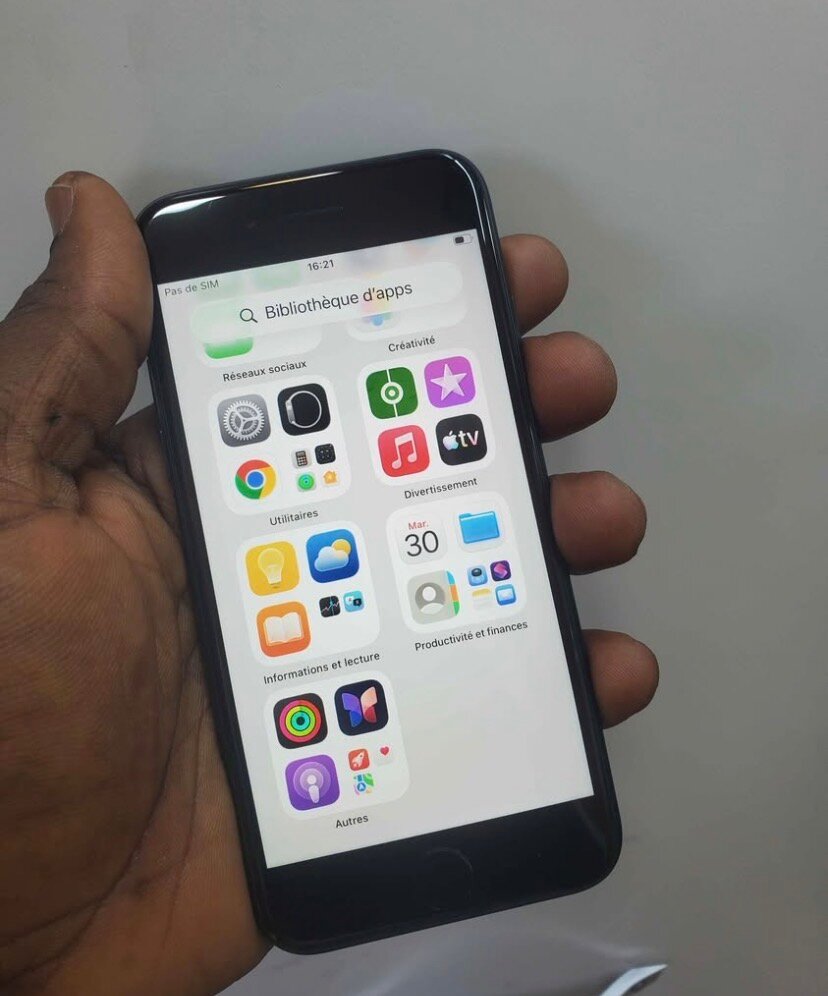 iPhone SE Reconditionné Noir