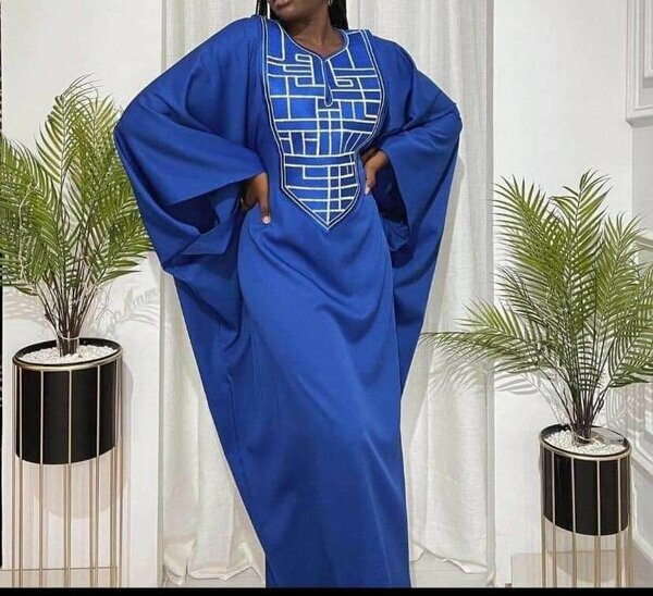 Robe boubou bleu royal brodé