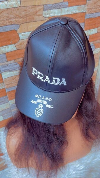 Casquette tendance en cuir