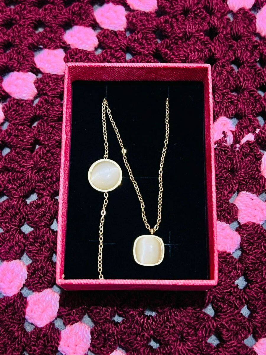 Collier pendentif élégant