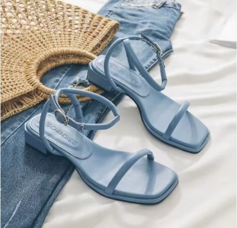 Sandales à talons croisés