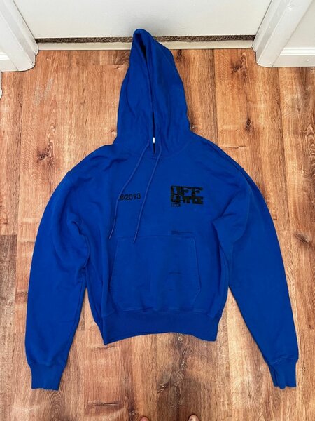 Sweat à capuche tendance