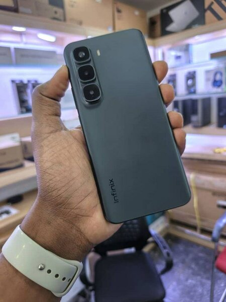 Infinix Smartphone Design Élégant