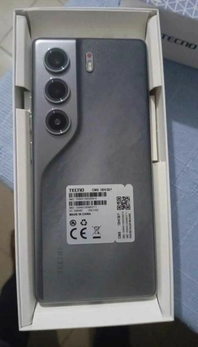 Smartphone Tecno Camon 40