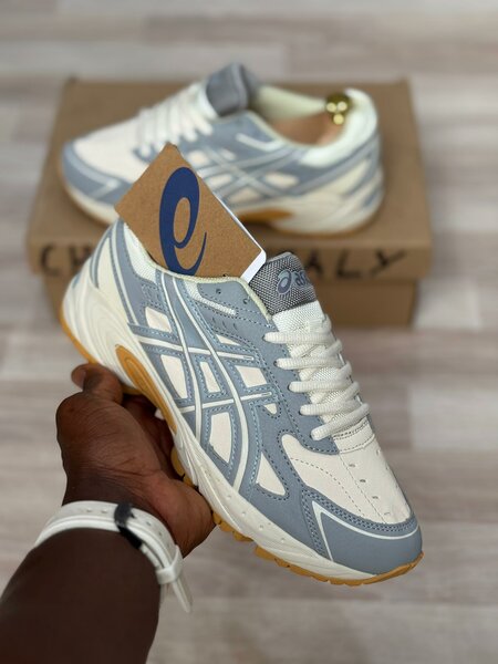 Baskets ASICS confort stylé
