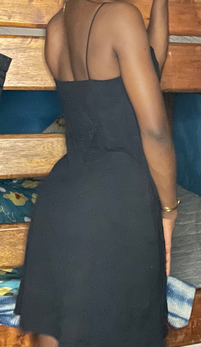 Robe Noire Élégante