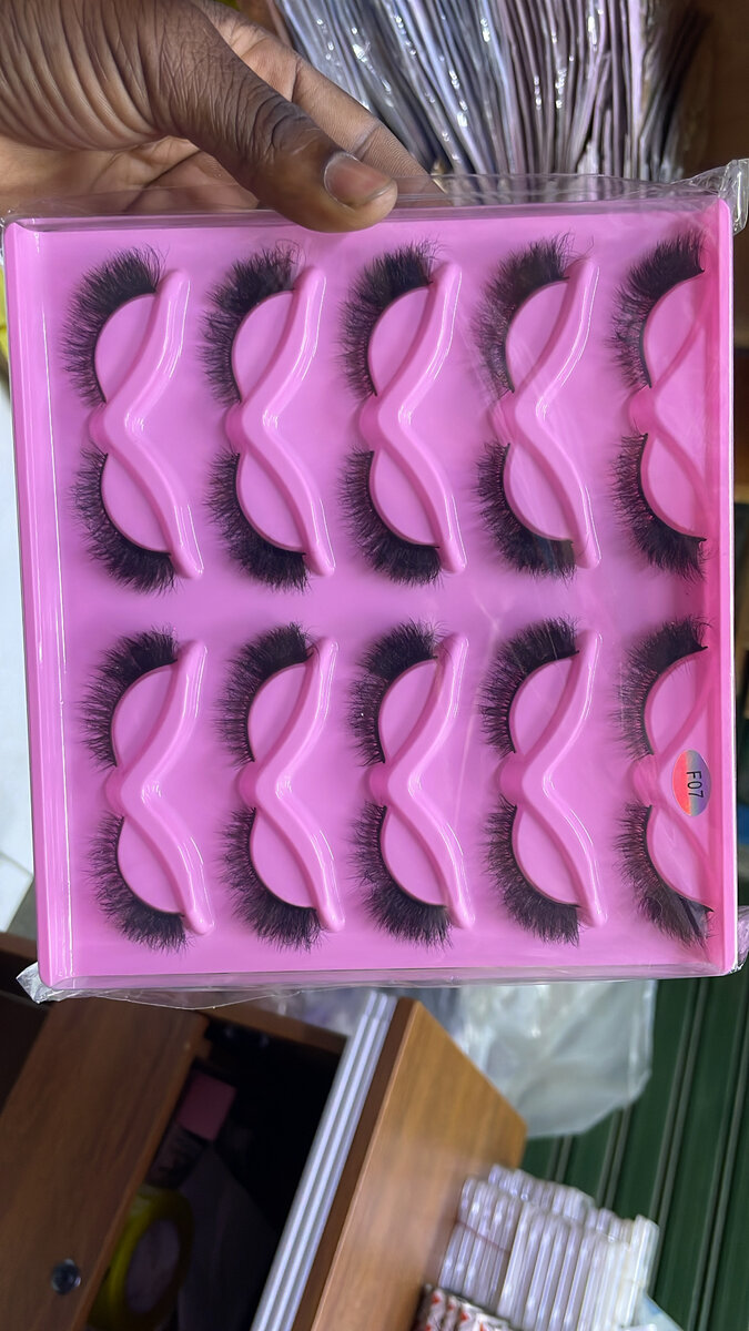 Faux cils ( œil de biche )